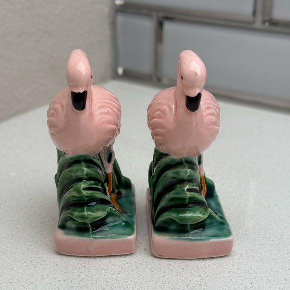 Vintage Pink Flamingo Salt and Pepper Shakers Florida - Picture 3 of 8